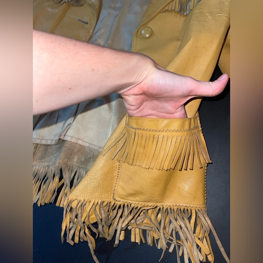 1950s-60s Vintage Cherokee Tan/Mustard Leather Jacket with Fringe - Picture 4 of 11